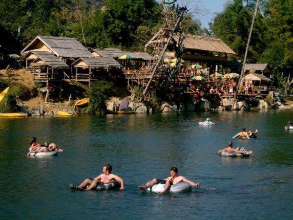 Real Vang Vieng Backpacker Hostel ภายนอก รูปภาพ
