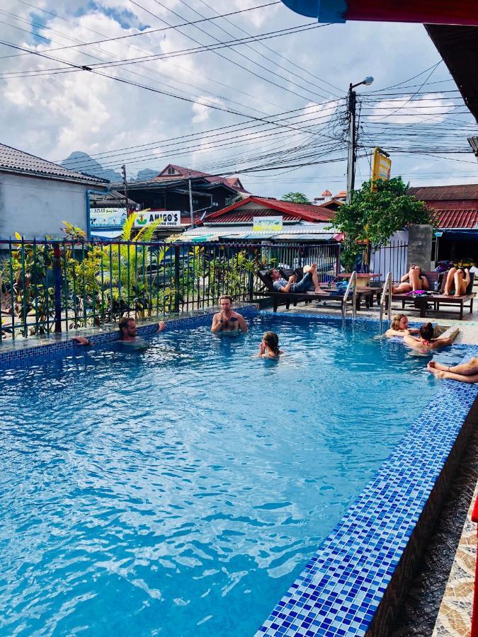 Real Vang Vieng Backpacker Hostel ภายนอก รูปภาพ