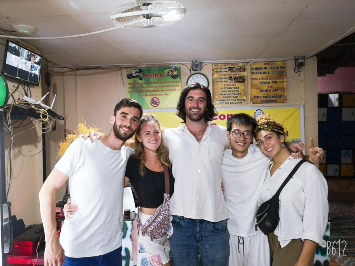 Real Vang Vieng Backpacker Hostel ภายนอก รูปภาพ