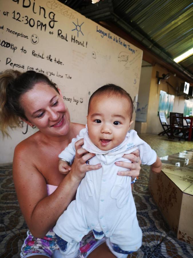 Real Vang Vieng Backpacker Hostel ภายนอก รูปภาพ
