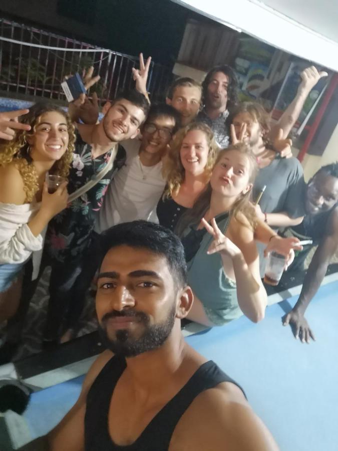Real Vang Vieng Backpacker Hostel ภายนอก รูปภาพ